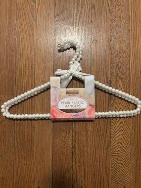 Tahari White Pearl Beaded Hangers with Bow - 2 Pack